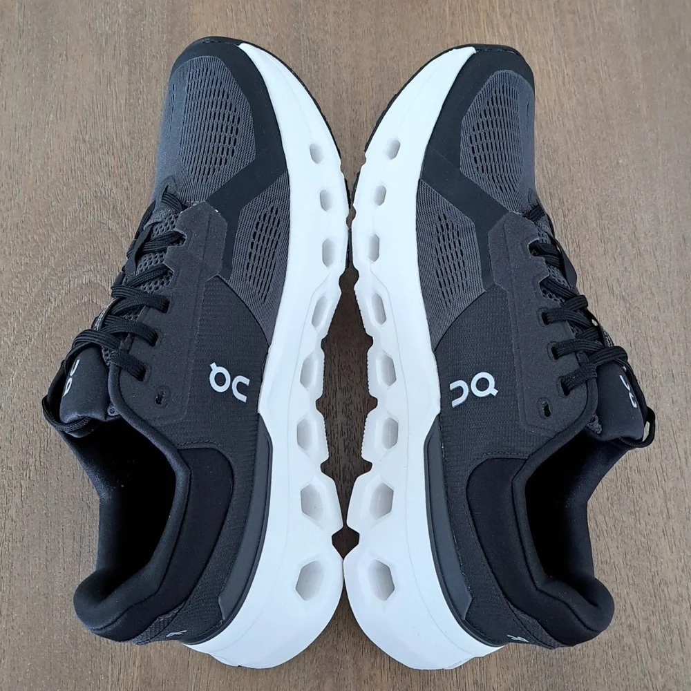 On Cloudrunner 2 - Color: Eclipse / Black - Size: Women 9.5 - Picture 6 of 9